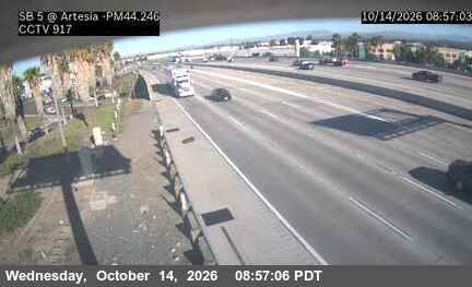 I-5 at SB I-5 at Artesia