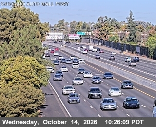 I-880 at Just north of AUTO MALL PKWY