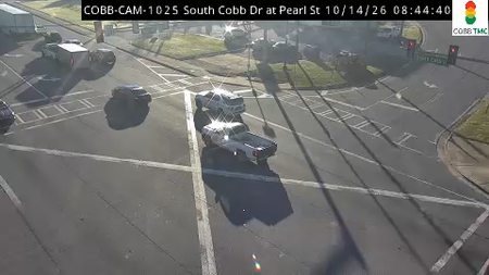 South Cobb Dr at Pearl St